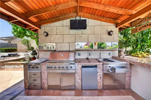 Kitchen - 1830 Vail Way, Upland, CA 91784 photo 6 of 7