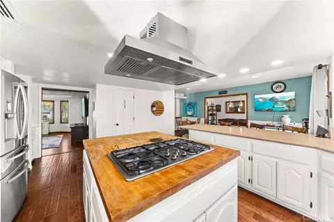 Kitchen - 6978 Withers, Riverside, CA 92506 photo 4 of 6