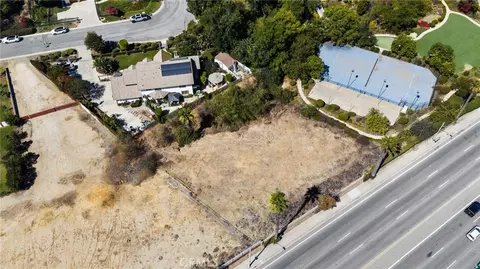 View/Area - 6978 Withers, Riverside, CA 92506 photo 5 of 6