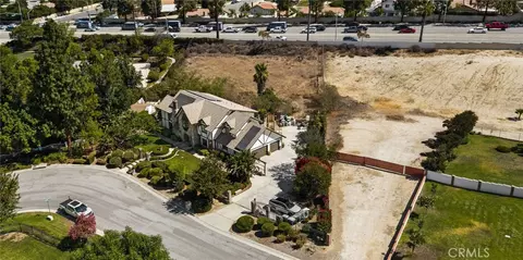 View/Area - 6978 Withers, Riverside, CA 92506 photo 2 of 6