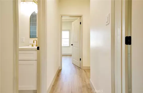 Entry Way - 1407 S Hillford Ave, Compton, CA 90220 photo 2 of 2
