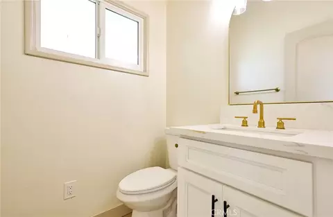 Bath - 1407 S Hillford Ave, Compton, CA 90220 photo 2 of 2