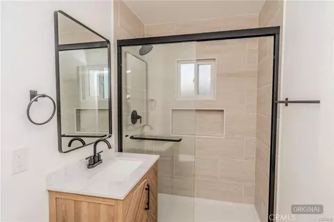 Bath - 652 E Yale St, Ontario, CA 91764 photo 2 of 5