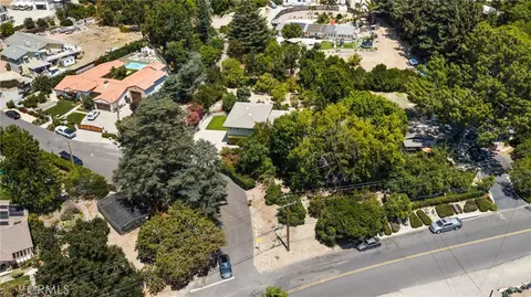 View/Area - 2449 Euclid Cres E, Upland, CA 91784 photo 4 of 5