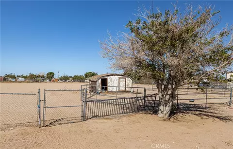 Exterior - 11090 Pinon, Hesperia, CA 92345 photo 4 of 5