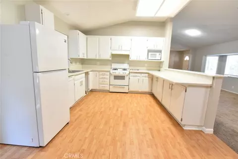 Kitchen - 177 Dart Canyon Rd, Crestline, CA 92325 photo 1 of 2