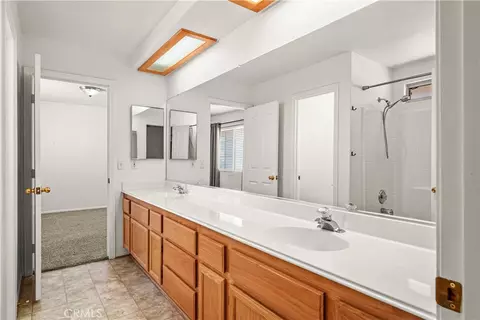 Bath - 9925 Appleton St, Victorville, CA 92392 photo 2 of 5