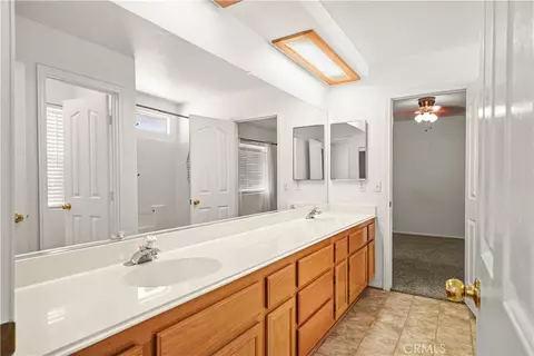Bath - 9925 Appleton St, Victorville, CA 92392 photo 1 of 5