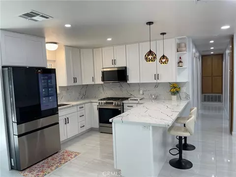 Kitchen - 11995 Jamacha, Apple Valley, CA 92308 photo 1 of 4