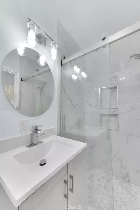 Bath - 537 Jamestown, Burbank, CA 91504 photo 8 of 12