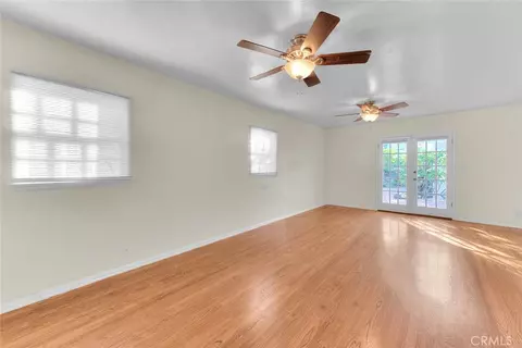 Living - 537 Jamestown, Burbank, CA 91504 photo 10 of 13