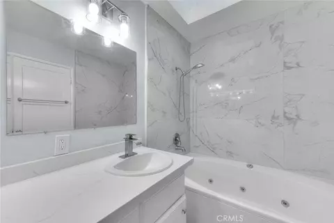 Bath - 537 Jamestown, Burbank, CA 91504 photo 6 of 12