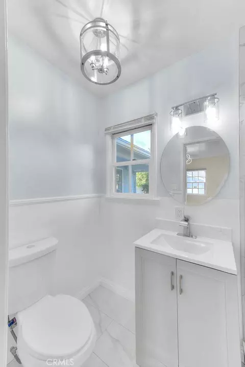 Bath - 537 Jamestown, Burbank, CA 91504 photo 7 of 12