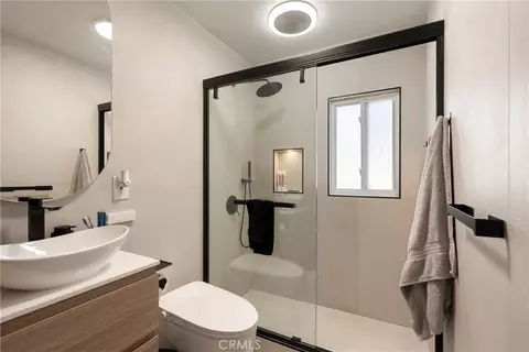 Bath - 541 Davis, Glendale, CA 91201 photo 4 of 4