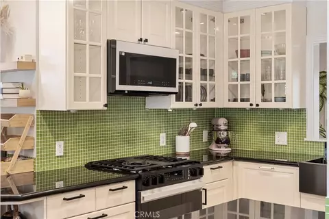 Kitchen - 541 Davis, Glendale, CA 91201 photo 1 of 6