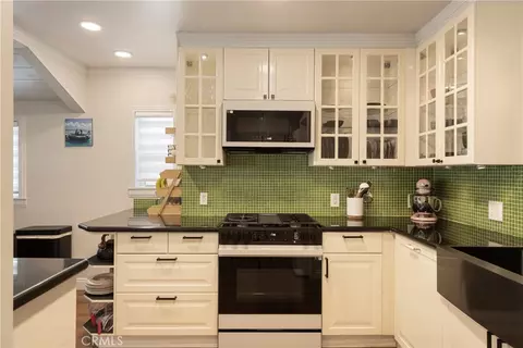 Kitchen - 541 Davis, Glendale, CA 91201 photo 3 of 6
