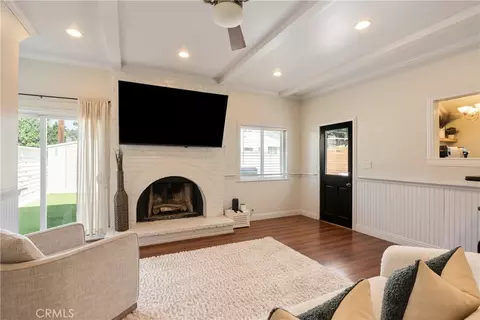 Living - 541 Davis, Glendale, CA 91201 photo 2 of 3