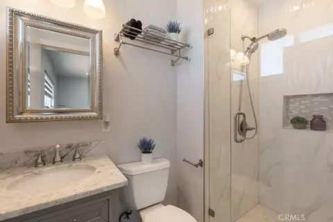 Bath - 904 Edgecomb, Covina, CA 91724 photo 1 of 3