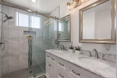 Bath - 904 Edgecomb, Covina, CA 91724 photo 2 of 3
