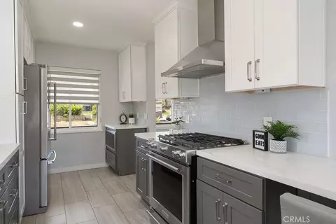 Kitchen - 904 Edgecomb, Covina, CA 91724 photo 3 of 4