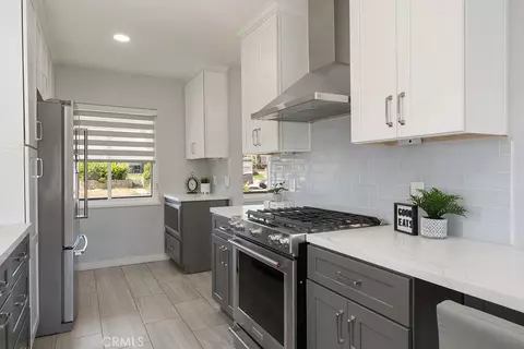 Kitchen - 904 Edgecomb, Covina, CA 91724 photo 3 of 4
