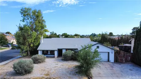 14291 Luna Rd, Victorville, CA 92392