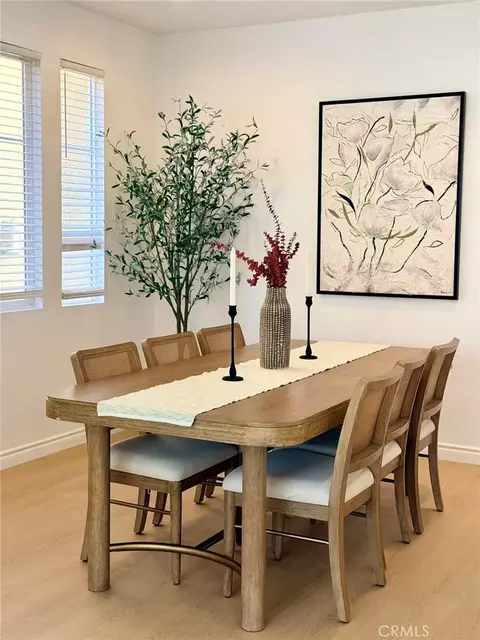 Dining - 24 Daffodil, Irvine, CA 92618 photo 4 of 6