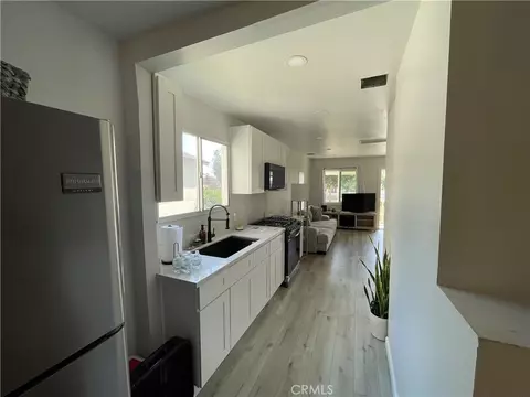 Entry Way - 463 Macdonald St, Pasadena, CA 91103 photo 2 of 4