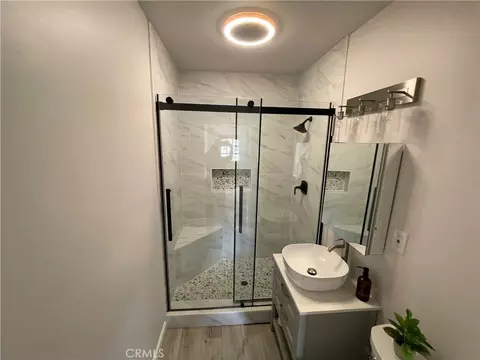 Bath - 463 Macdonald St, Pasadena, CA 91103 photo 1 of 1