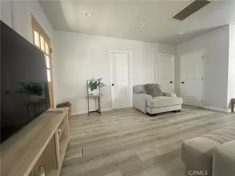 Living - 463 Macdonald St, Pasadena, CA 91103 photo 1 of 3