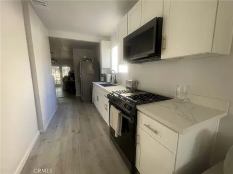 Entry Way - 463 Macdonald St, Pasadena, CA 91103 photo 3 of 4