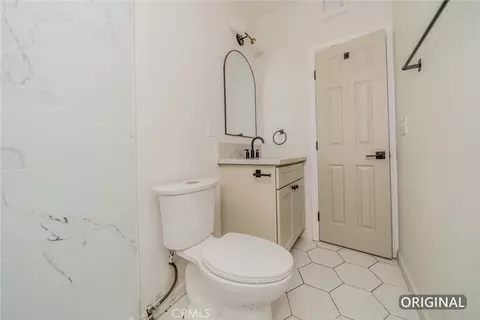 Bath - 5680 Ensenada Way, Riverside, CA 92504 photo 6 of 6