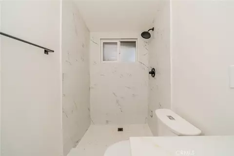 Bath - 5680 Ensenada Way, Riverside, CA 92504 photo 4 of 6