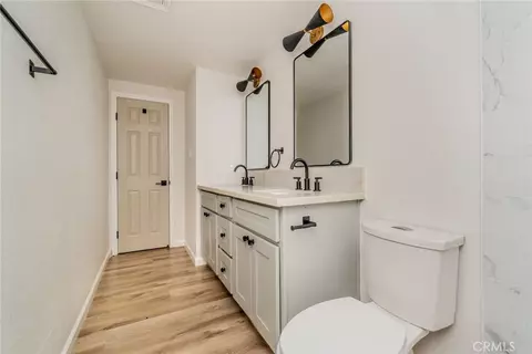 Bath - 5680 Ensenada Way, Riverside, CA 92504 photo 3 of 6