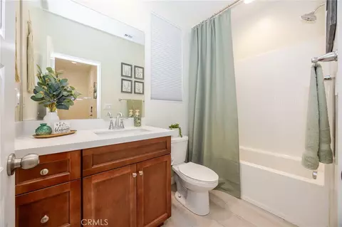 Bath - 2229 Opal St, Banning, CA 92220 photo 1 of 3