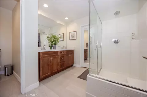 Bath - 2229 Opal St, Banning, CA 92220 photo 2 of 3