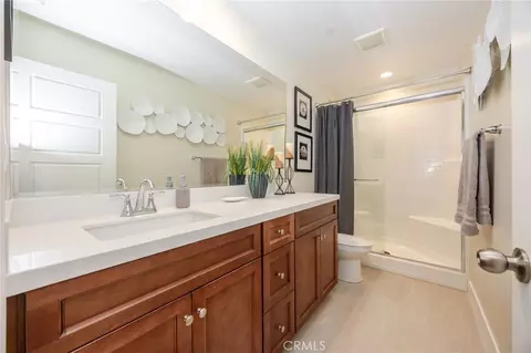 Bath - 2229 Opal St, Banning, CA 92220 photo 3 of 3