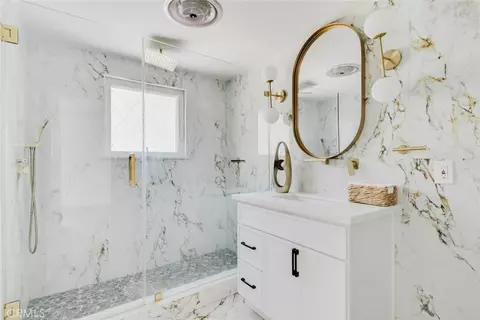 Bath - 142 Crescent Glen Dr, Glendora, CA 91741 photo 2 of 4