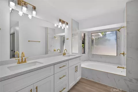 Bath - 20150 Myron, Perris, CA 92570 photo 1 of 3