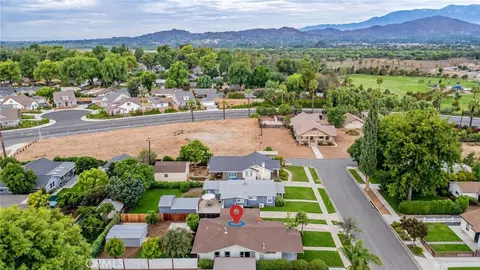 View/Area - 4474 Highland Pl, Riverside, CA 92506 photo 2 of 4