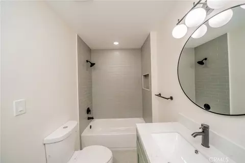 Bath - 4474 Highland Pl, Riverside, CA 92506 photo 1 of 3