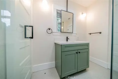 Bath - 4474 Highland Pl, Riverside, CA 92506 photo 3 of 3