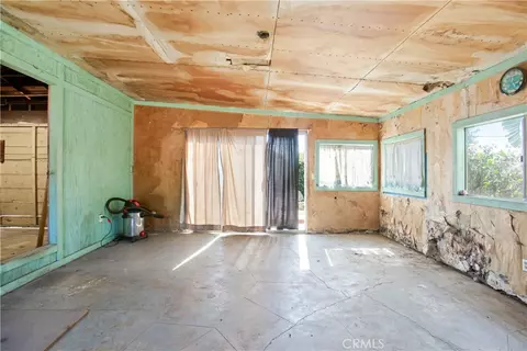 Living - 17292 Owen St, Fontana, CA 92335 photo 3 of 3