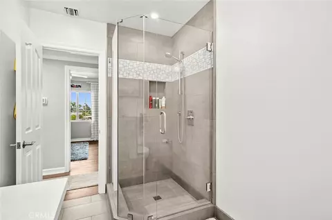 Bath - 2439 Ocean Vw, Upland, CA 91784 photo 7 of 7