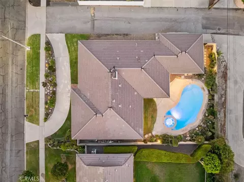 View/Area - 878 W Buffington St, Upland, CA 91784 photo 1 of 3