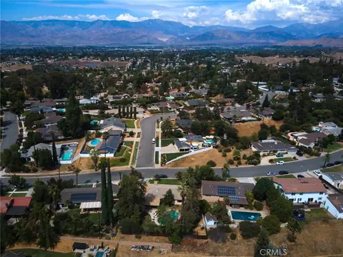 View/Area - 414 Via Vista Dr, Redlands, CA 92373 photo 2 of 2
