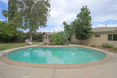 Exterior - 414 Via Vista Dr, Redlands, CA 92373 photo 6 of 6