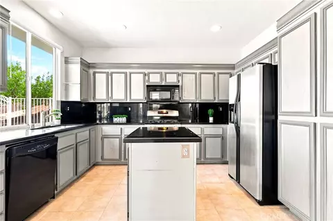 Kitchen - 17892 Spring Hl, Riverside, CA 92503 photo 1 of 4