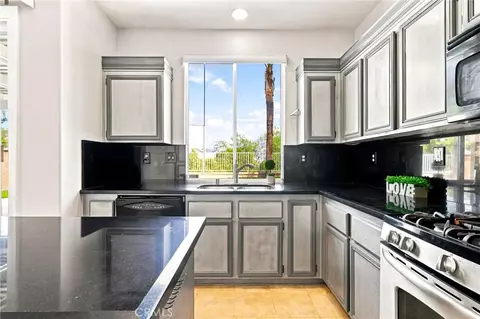 Kitchen - 17892 Spring Hl, Riverside, CA 92503 photo 4 of 4