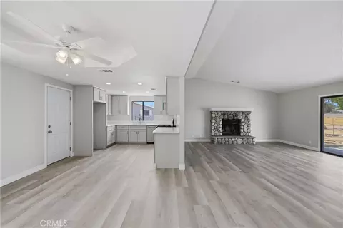 Living - 18358 Catalpa, Hesperia, CA 92345 photo 2 of 6